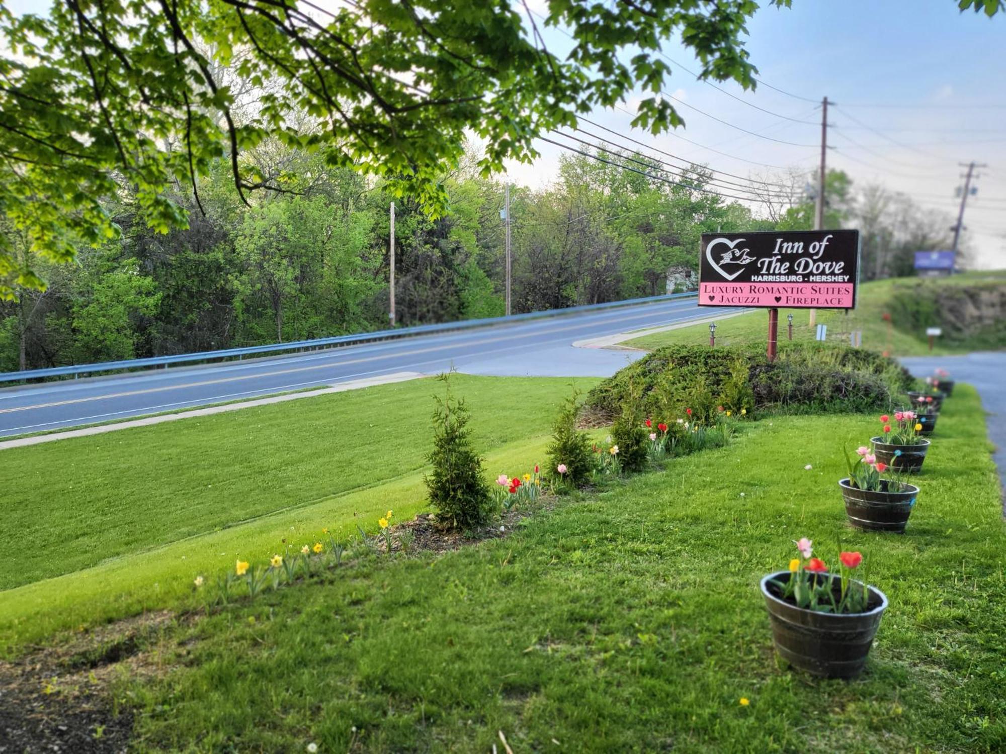 Inn Of The Dove - Romantic Luxury Suites With Jacuzzi & Fireplace At Harrisburg-Hershey-Philadelphia, Pa Buitenkant foto