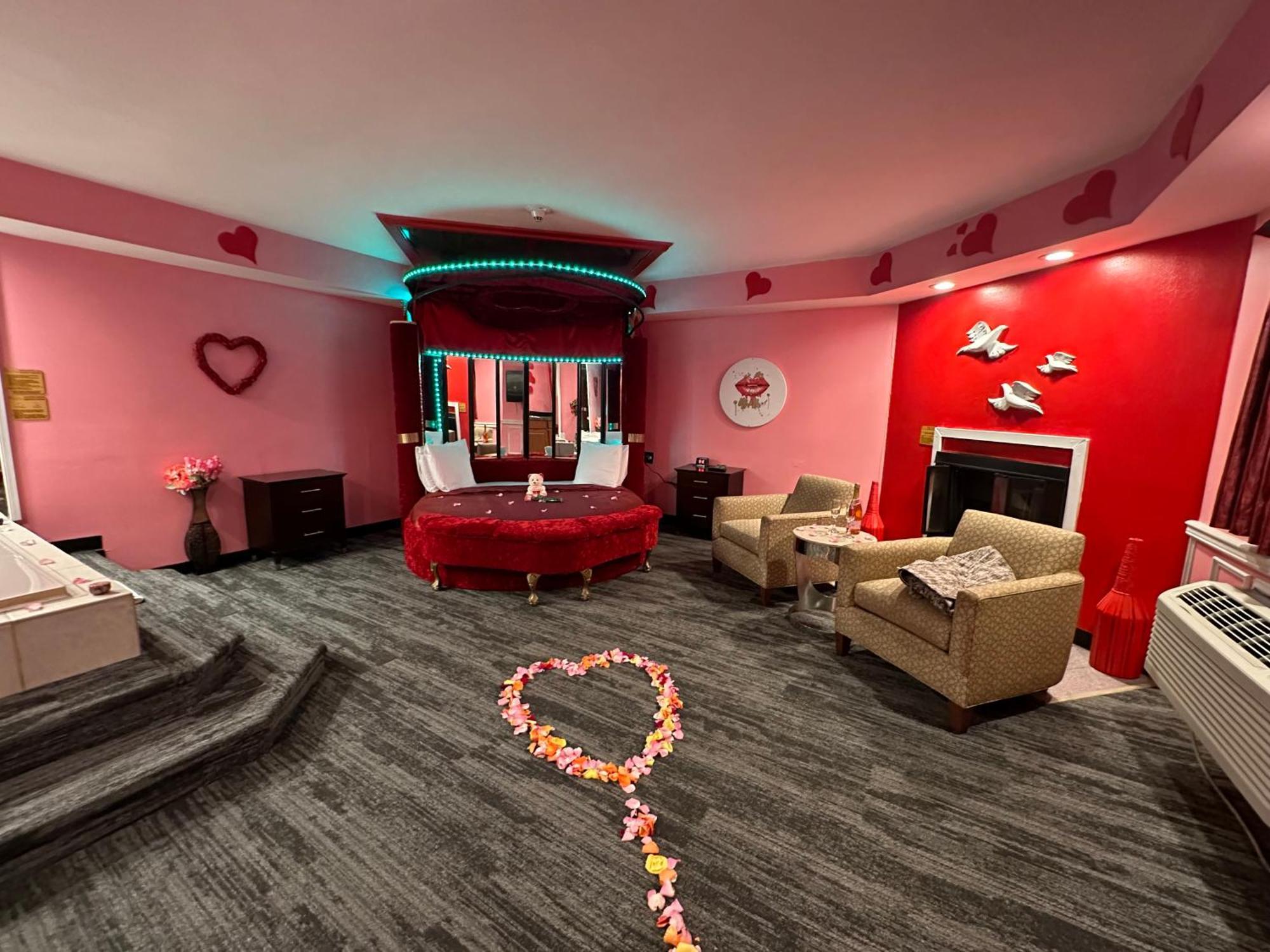 Inn Of The Dove - Romantic Luxury Suites With Jacuzzi & Fireplace At Harrisburg-Hershey-Philadelphia, Pa Buitenkant foto