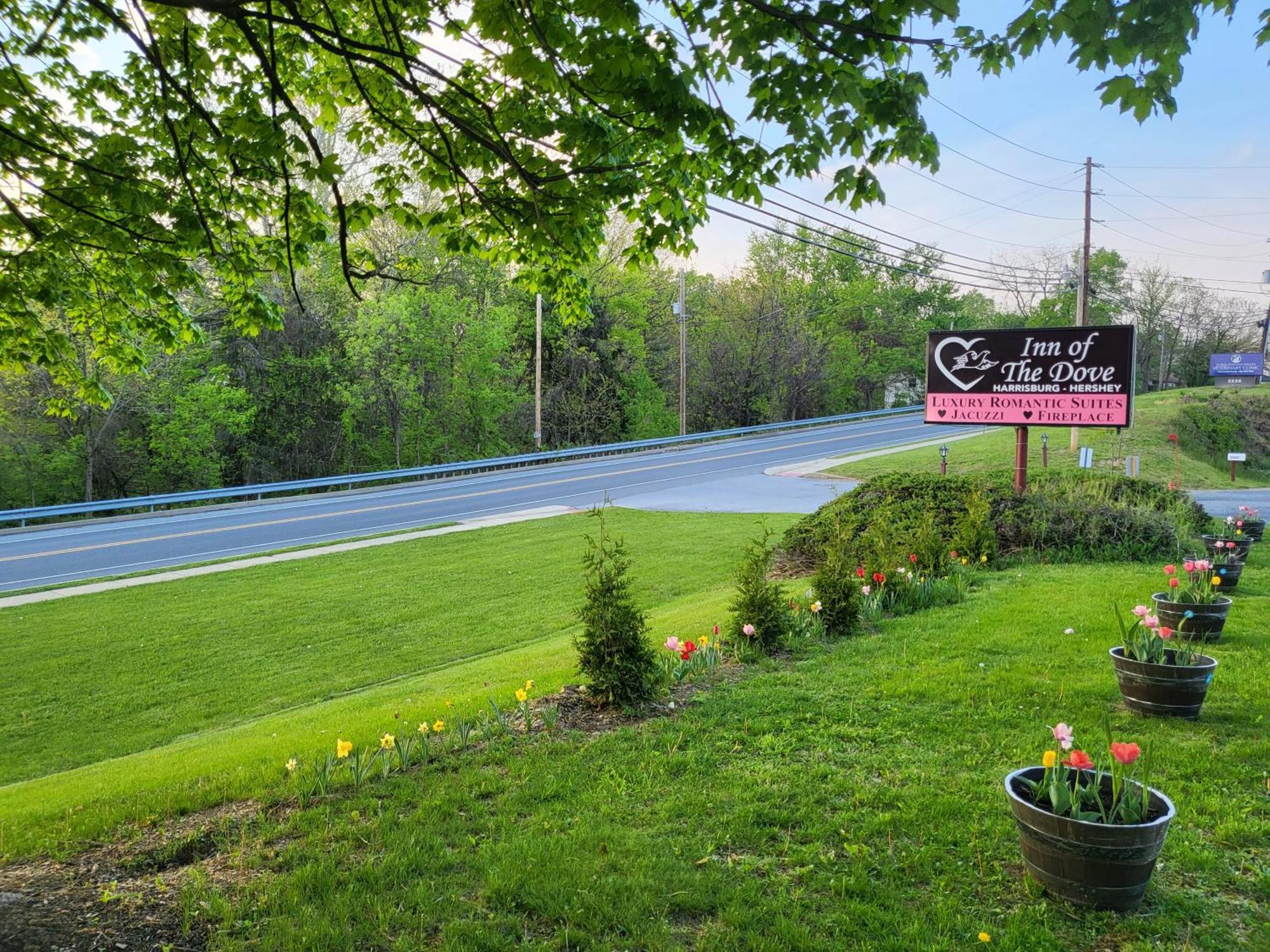 Inn Of The Dove - Romantic Luxury Suites With Jacuzzi & Fireplace At Harrisburg-Hershey-Philadelphia, Pa Buitenkant foto