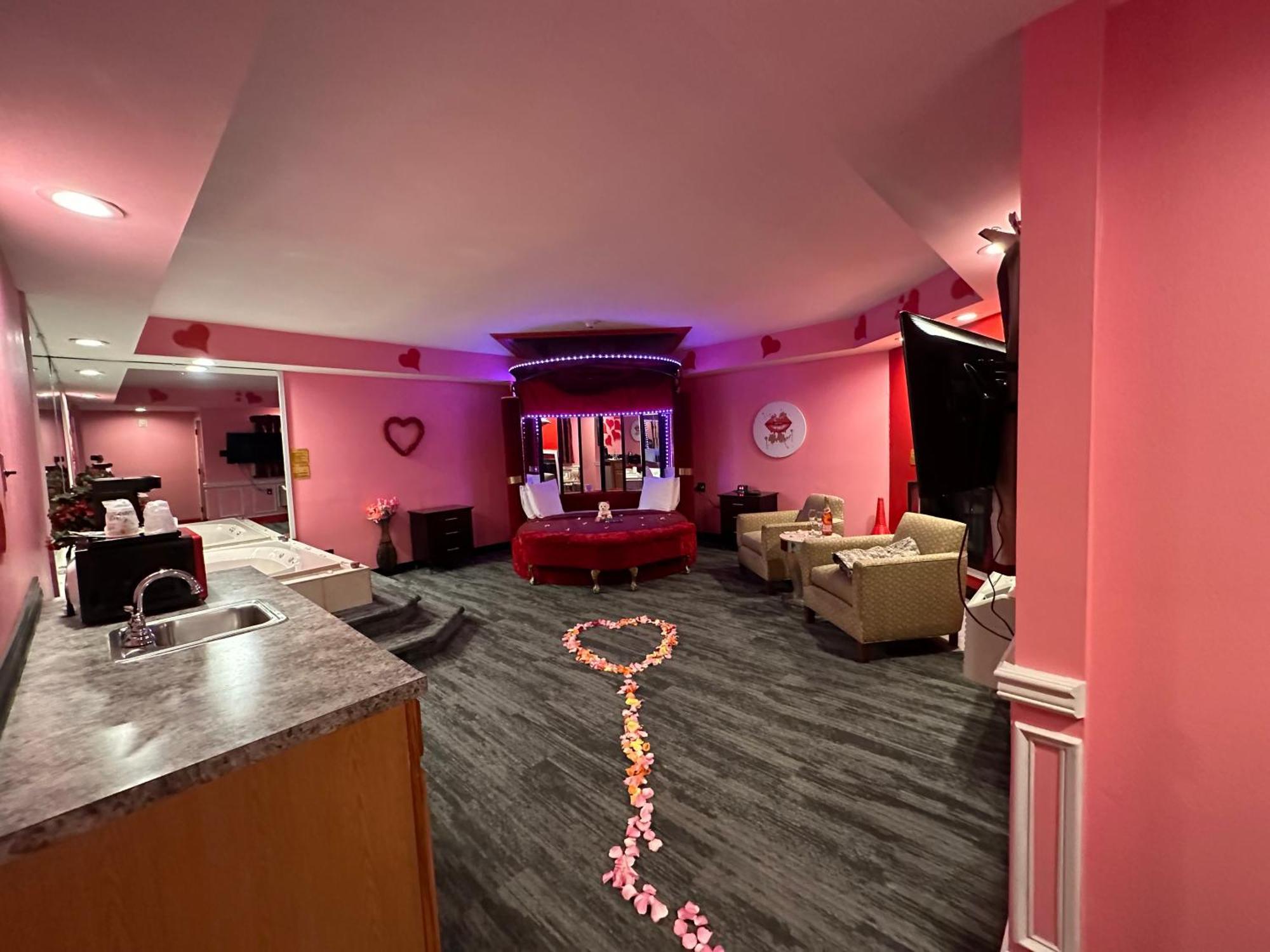 Inn Of The Dove - Romantic Luxury Suites With Jacuzzi & Fireplace At Harrisburg-Hershey-Philadelphia, Pa Buitenkant foto