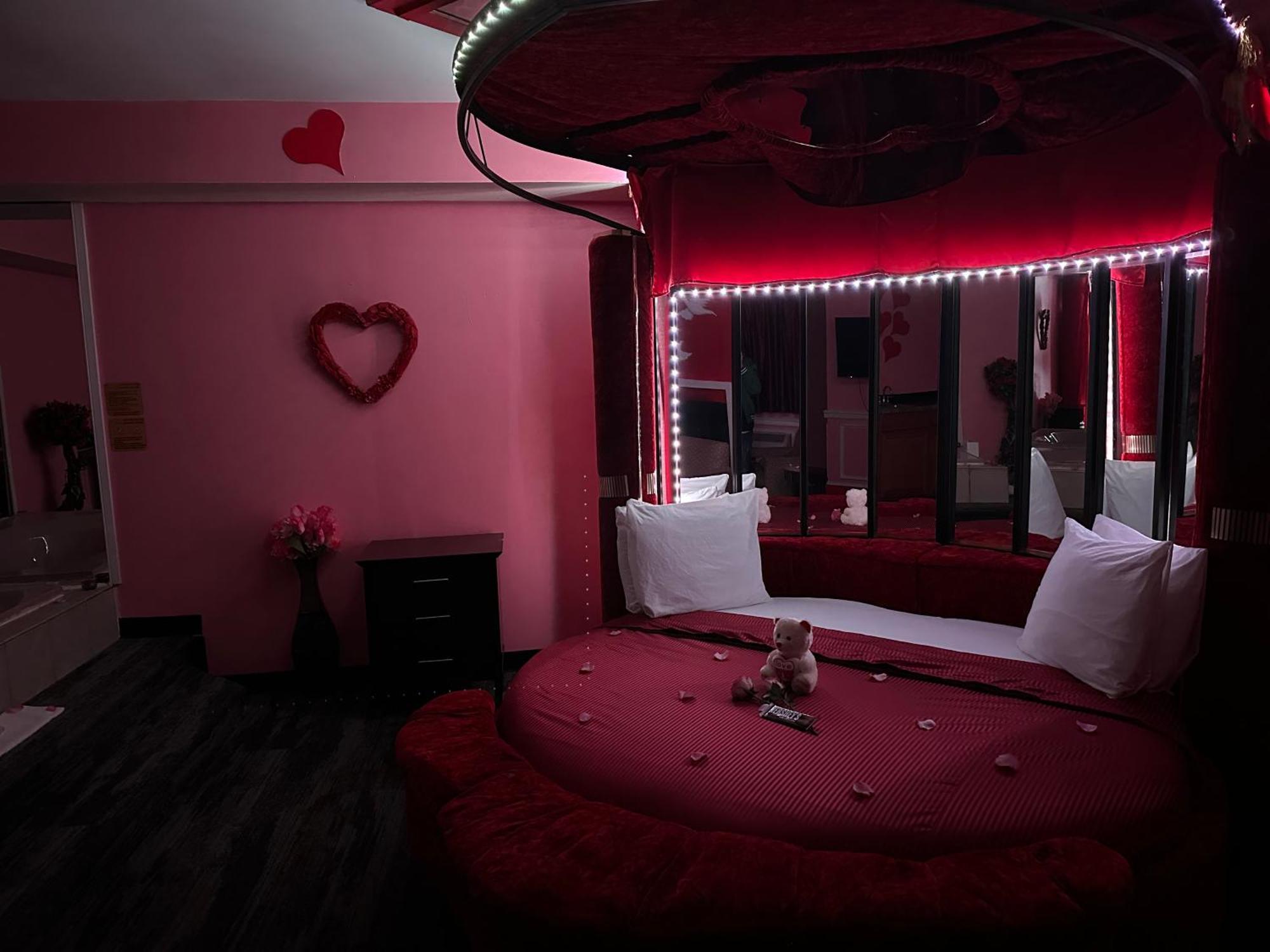 Inn Of The Dove - Romantic Luxury Suites With Jacuzzi & Fireplace At Harrisburg-Hershey-Philadelphia, Pa Buitenkant foto
