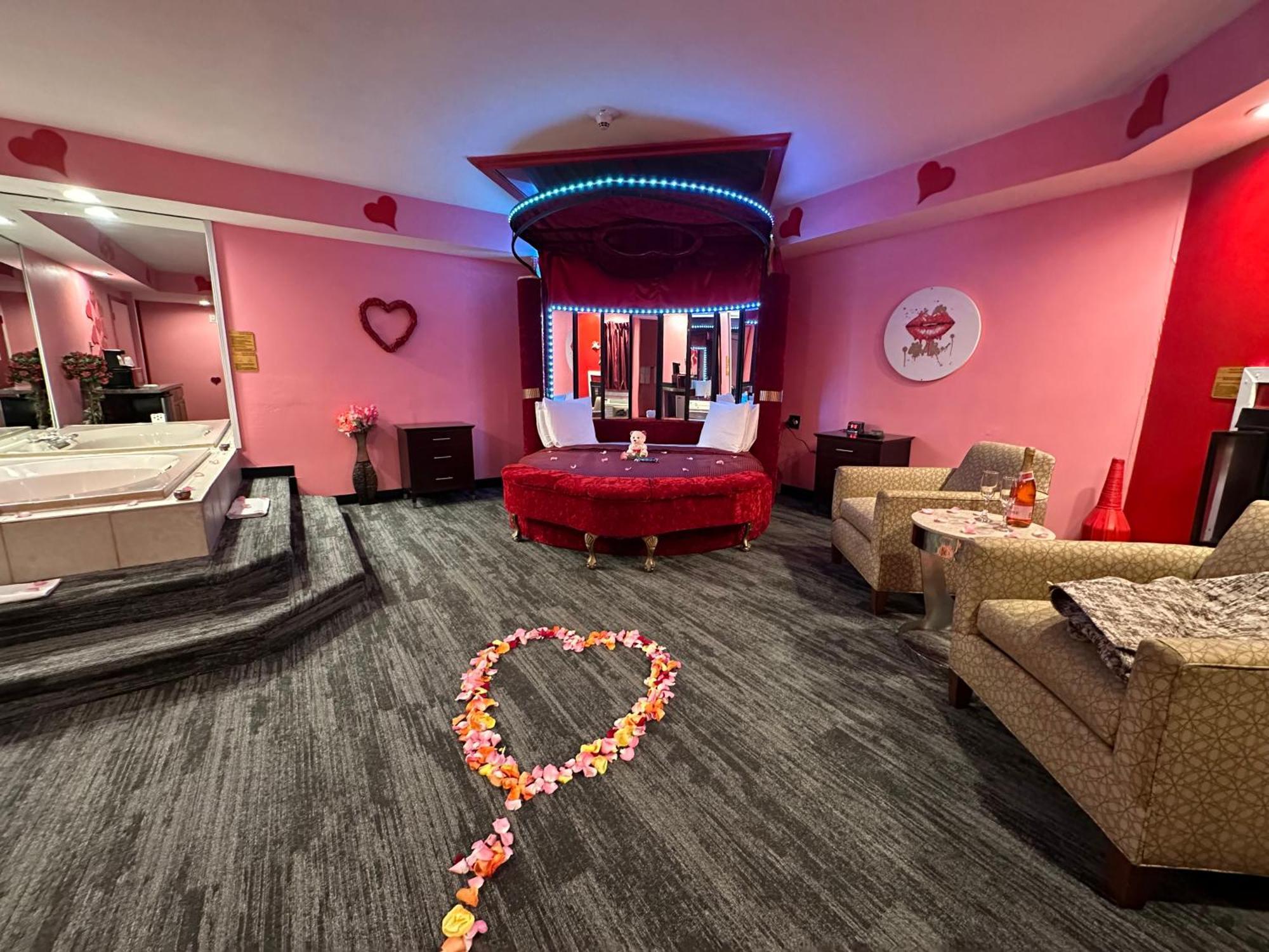 Inn Of The Dove - Romantic Luxury Suites With Jacuzzi & Fireplace At Harrisburg-Hershey-Philadelphia, Pa Buitenkant foto