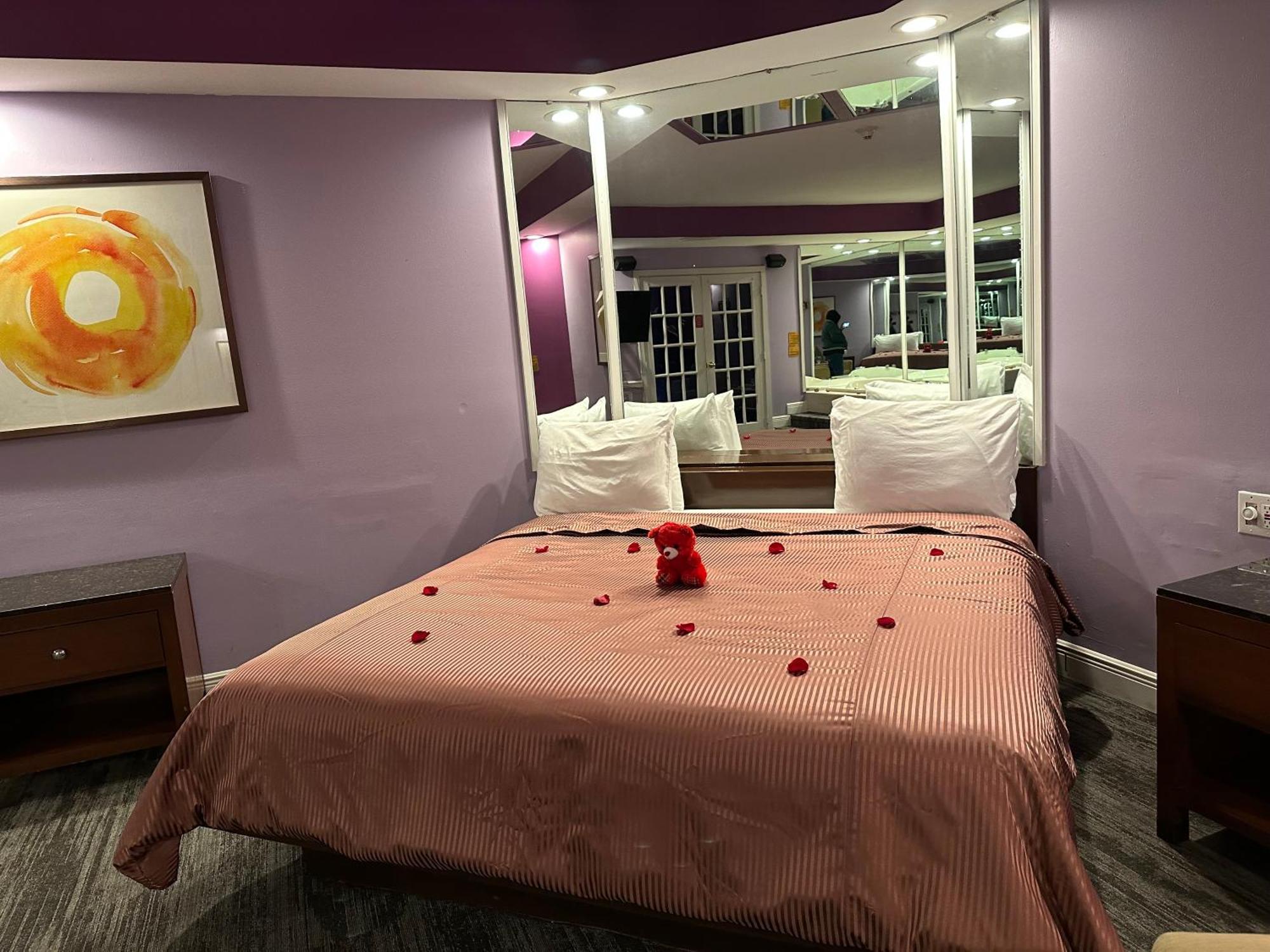 Inn Of The Dove - Romantic Luxury Suites With Jacuzzi & Fireplace At Harrisburg-Hershey-Philadelphia, Pa Buitenkant foto