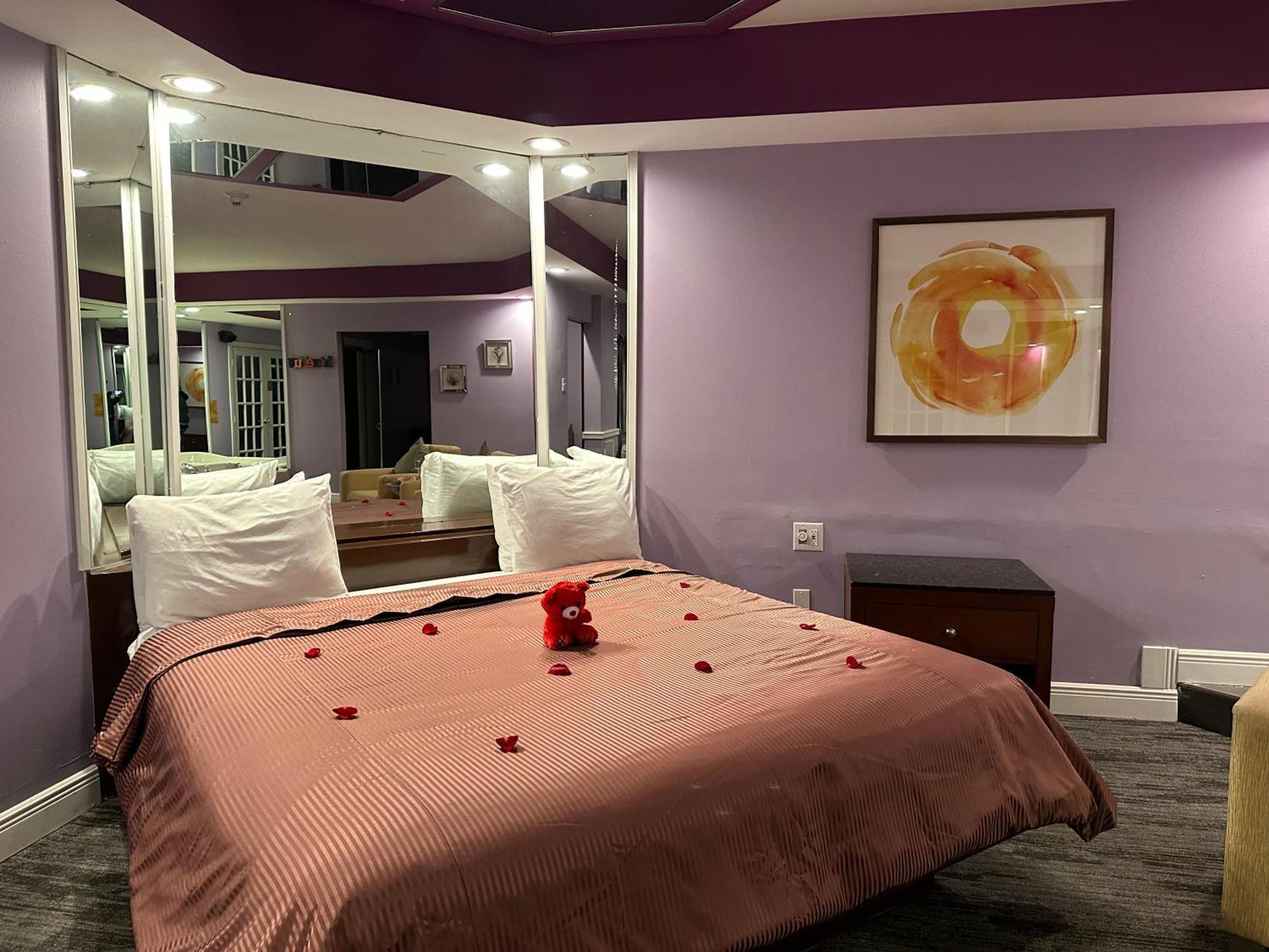 Inn Of The Dove - Romantic Luxury Suites With Jacuzzi & Fireplace At Harrisburg-Hershey-Philadelphia, Pa Buitenkant foto