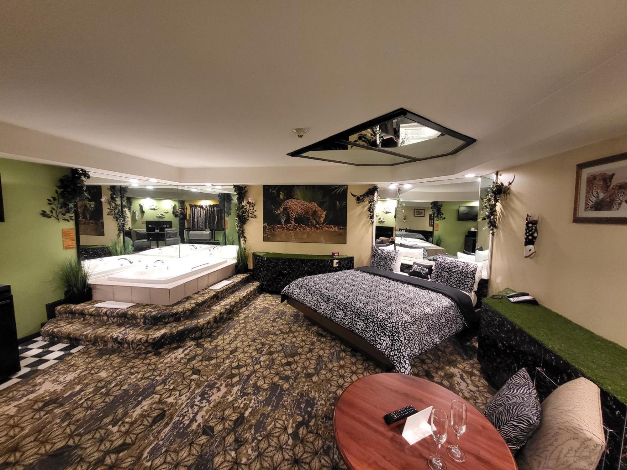 Inn Of The Dove - Romantic Luxury Suites With Jacuzzi & Fireplace At Harrisburg-Hershey-Philadelphia, Pa Buitenkant foto